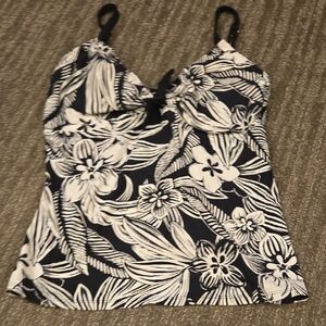 Nike Monochrome Floral Design Top